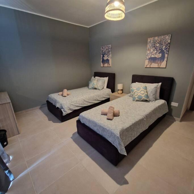 Centrally Located, Well Equipped, Stylish Flat. St. Paul's Bay Ngoại thất bức ảnh