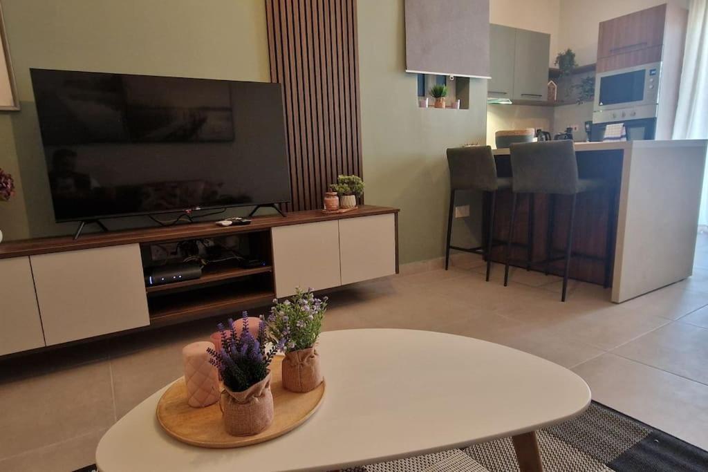 Centrally Located, Well Equipped, Stylish Flat. St. Paul's Bay Ngoại thất bức ảnh