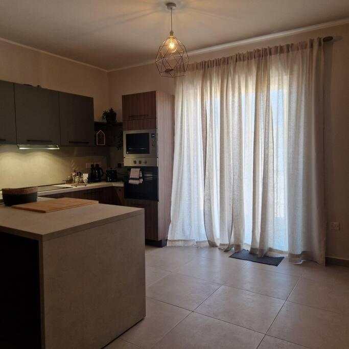 Centrally Located, Well Equipped, Stylish Flat. St. Paul's Bay Ngoại thất bức ảnh