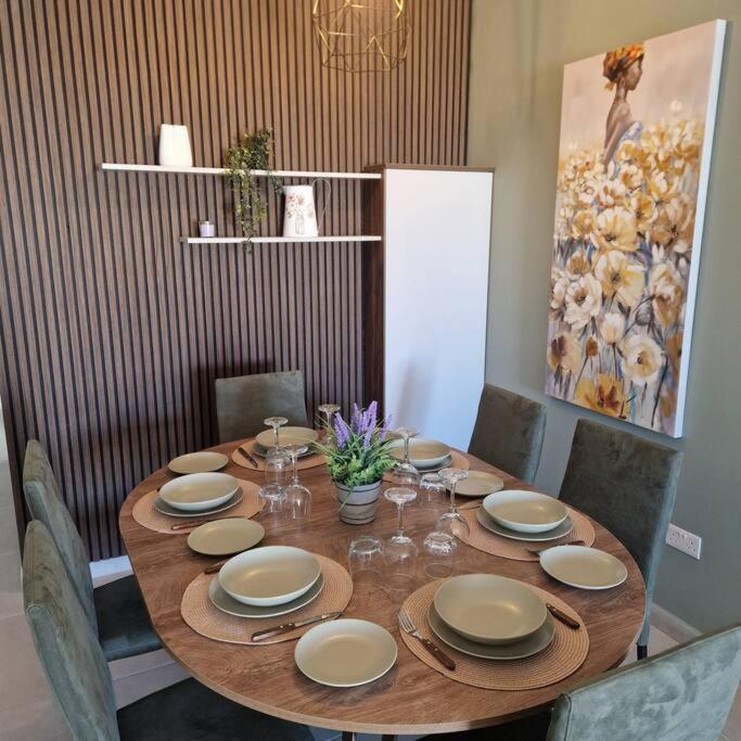 Centrally Located, Well Equipped, Stylish Flat. St. Paul's Bay Ngoại thất bức ảnh