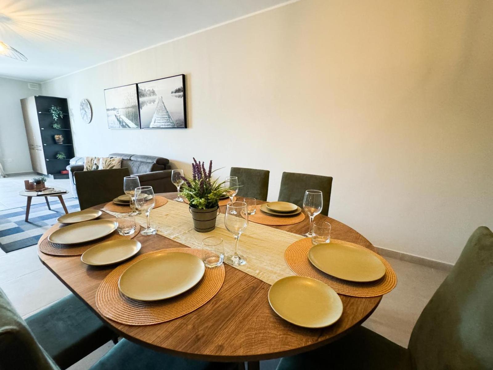 Centrally Located, Well Equipped, Stylish Flat. St. Paul's Bay Ngoại thất bức ảnh