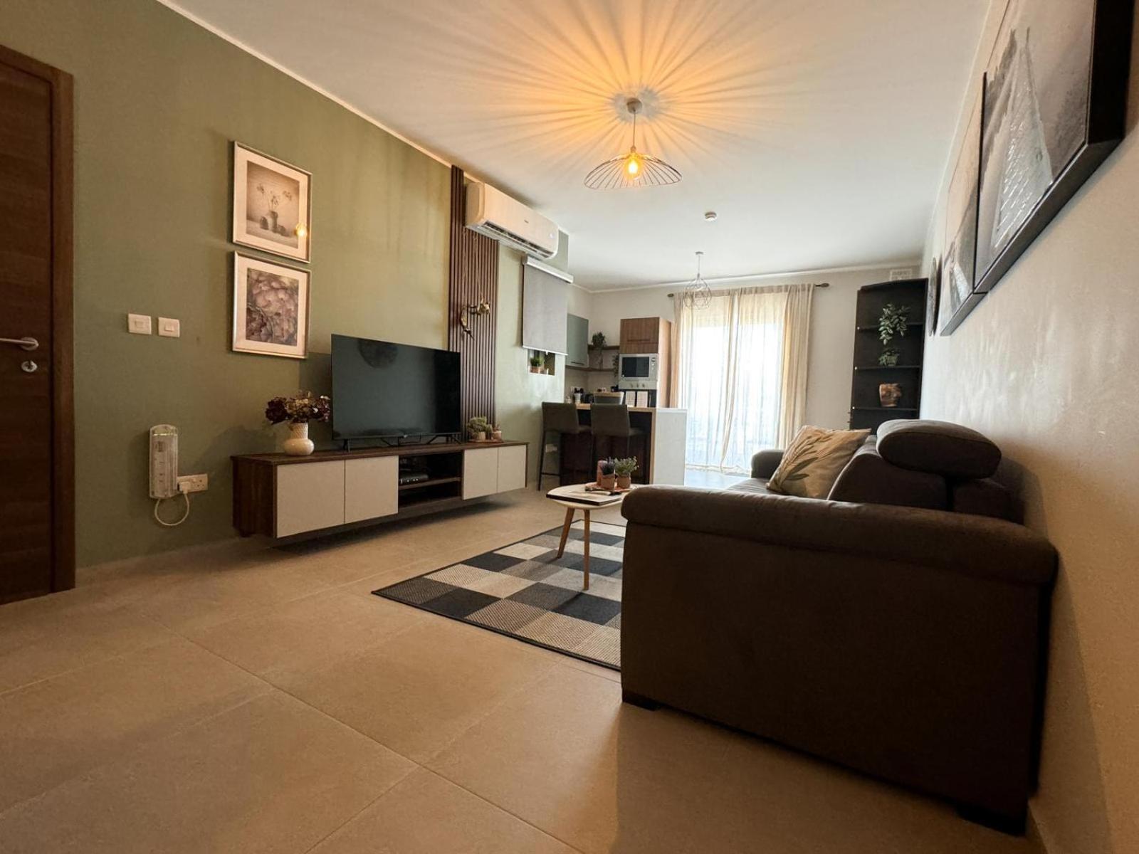 Centrally Located, Well Equipped, Stylish Flat. St. Paul's Bay Ngoại thất bức ảnh