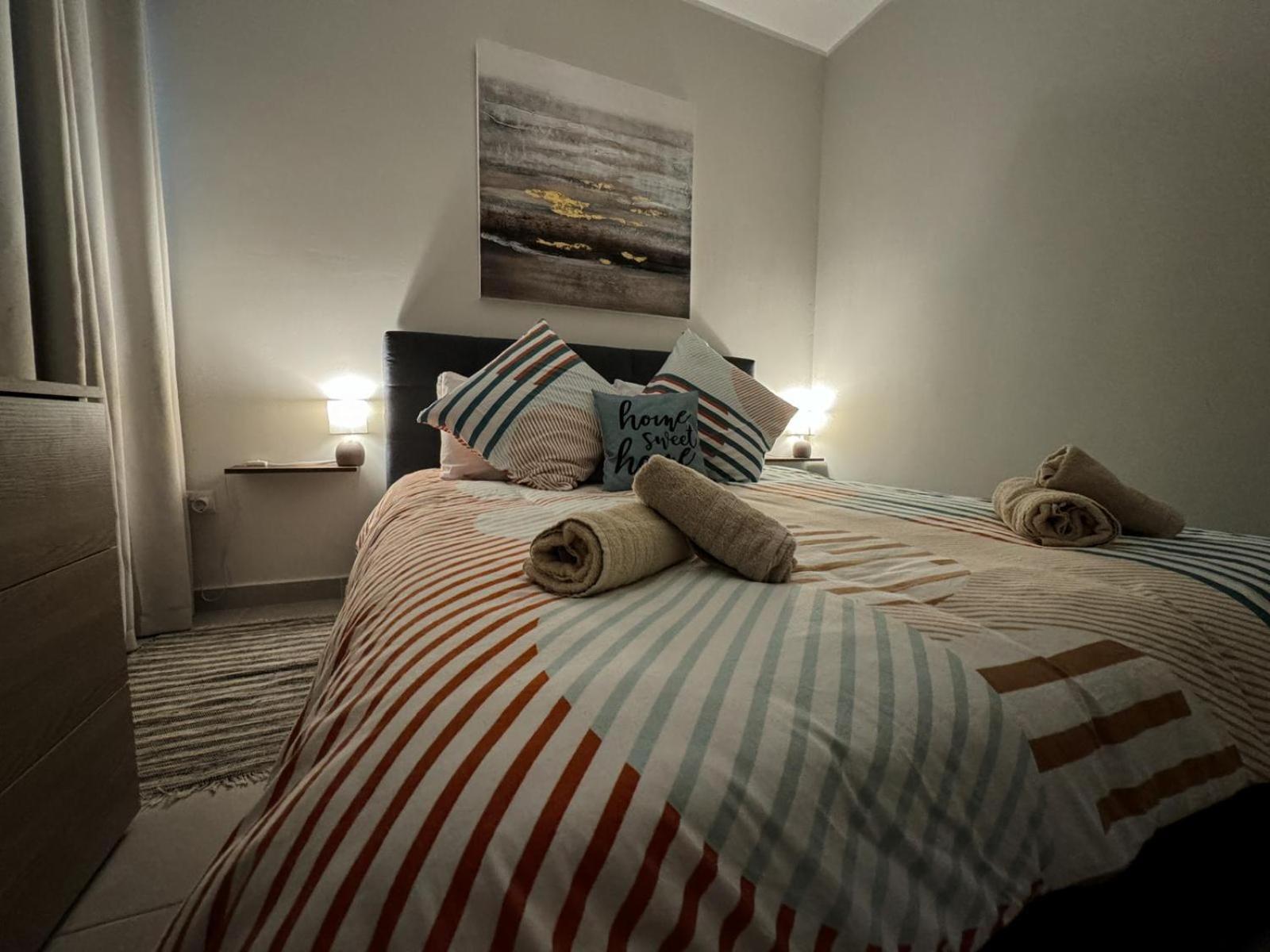 Centrally Located, Well Equipped, Stylish Flat. St. Paul's Bay Ngoại thất bức ảnh