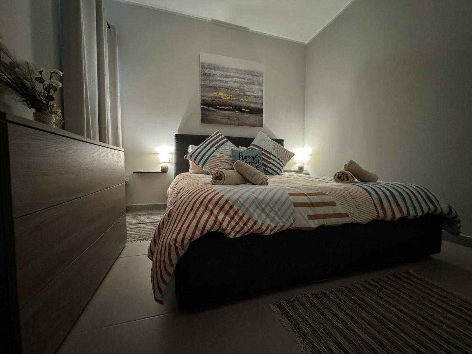 Centrally Located, Well Equipped, Stylish Flat. St. Paul's Bay Ngoại thất bức ảnh